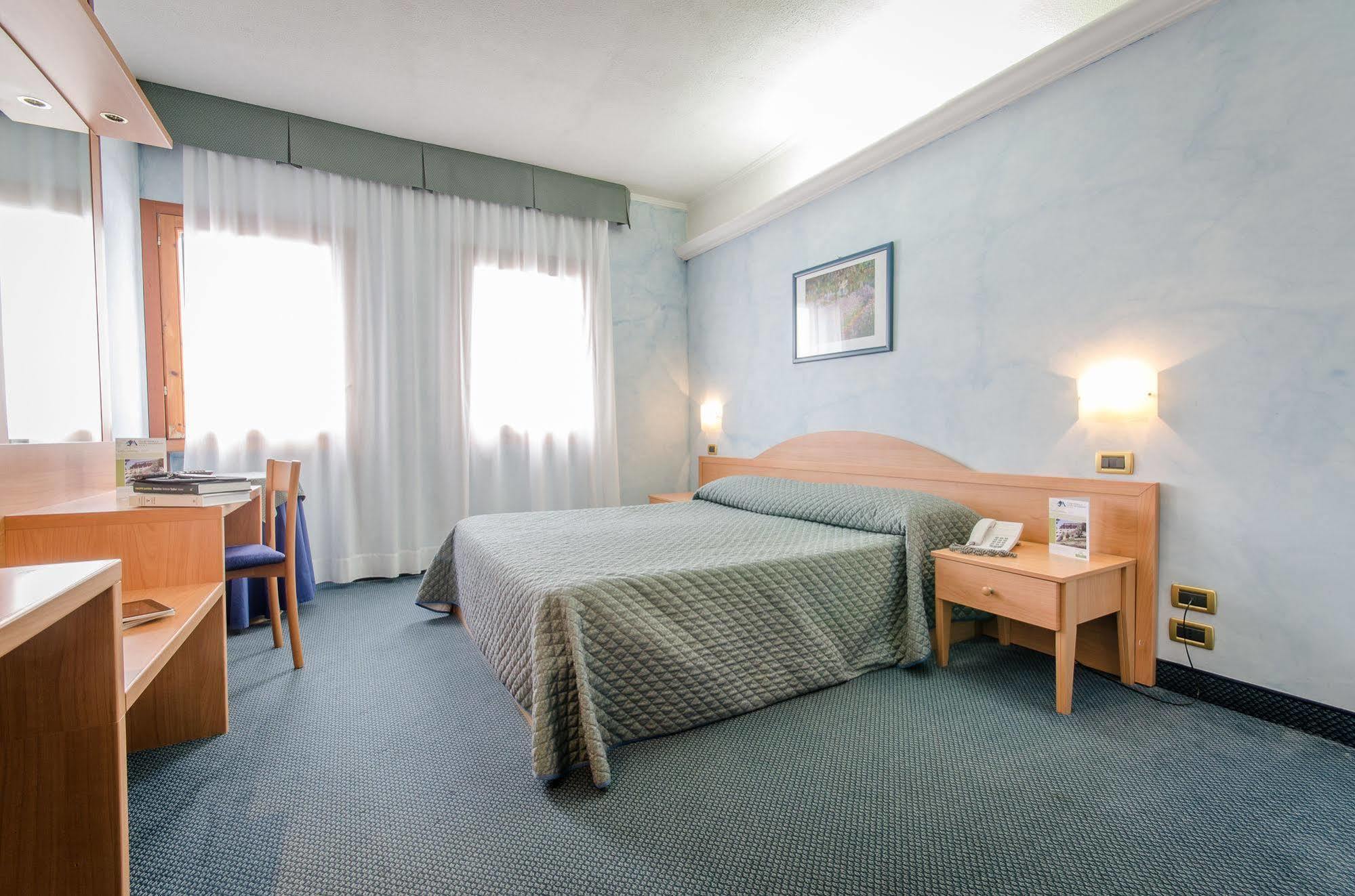 Hotel Residence Club Primula Pescasseroli Exteriör bild